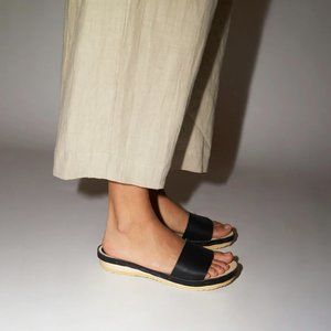 No. 6 Outline Sandals